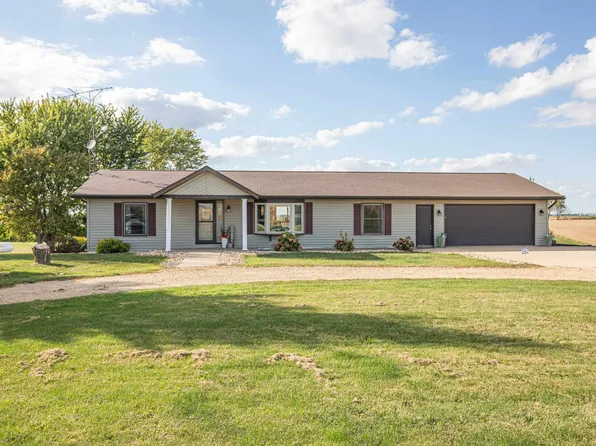 1095 Rock Cut Rd, Hazel Green, WI 53811
