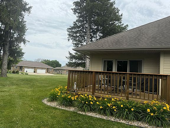 Open yard no house on side