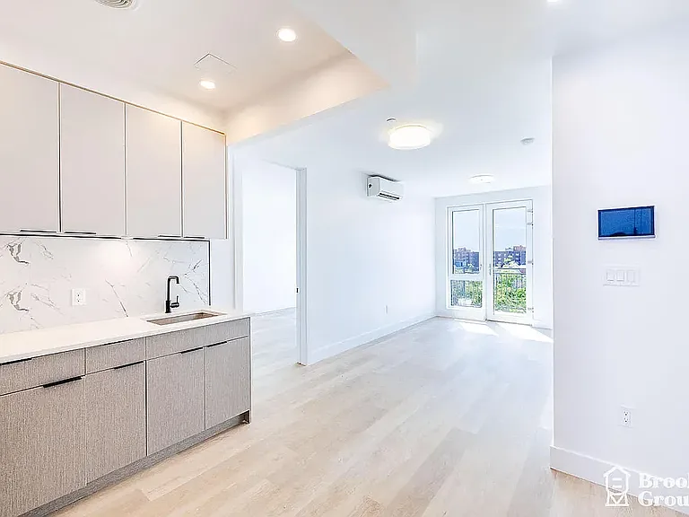 3308 Glenwood Rd #4 — Photo 1