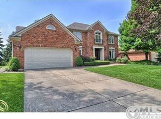 3134 Salem Dr, Rochester Hills, MI 48306