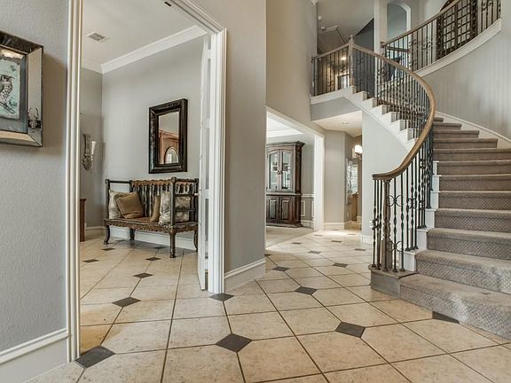 3rd image of 8113 Linksview Dr