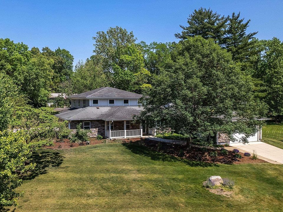 1st image of 1811 Redwood Ln