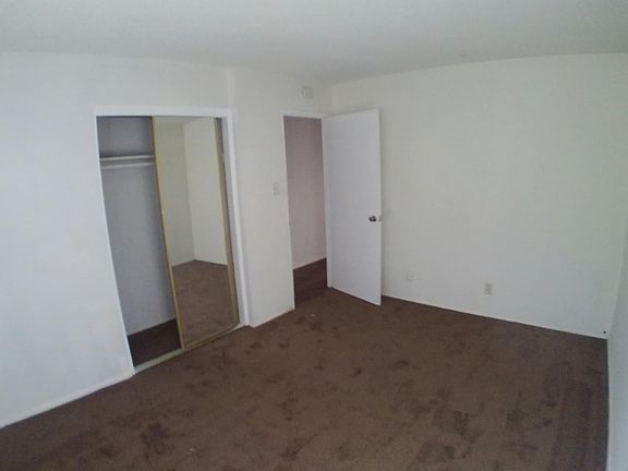 3rd image of 1236 W Gardena Blvd APT D