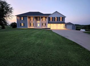 9933 Laudeville Rd, Dubuque, IA 52003