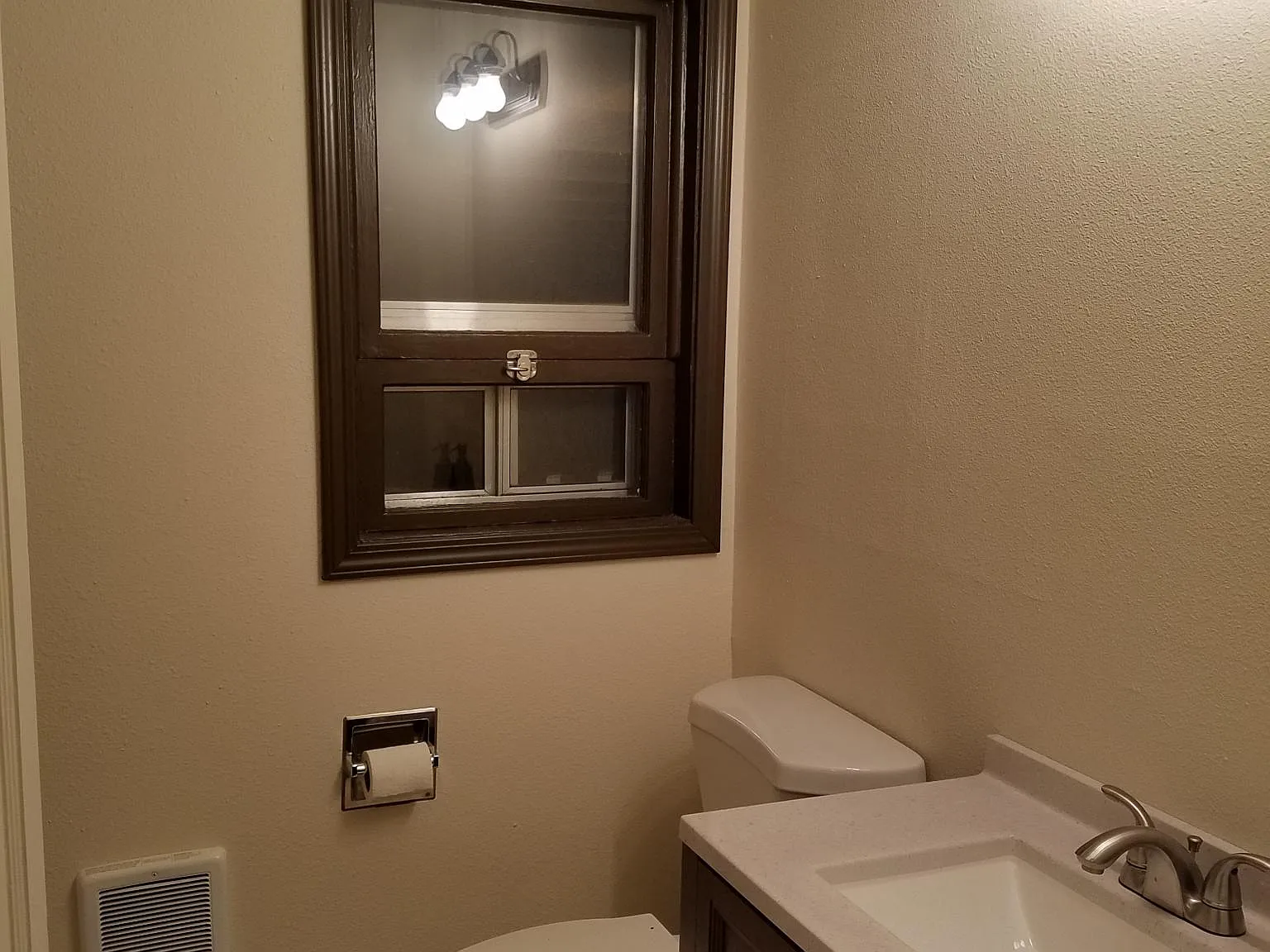 3 bed, 1452 sqft, $2,100 — Photo 4