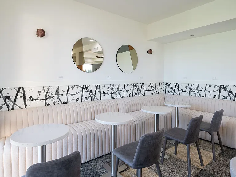 240 W Macarthur Blvd — Photo 24