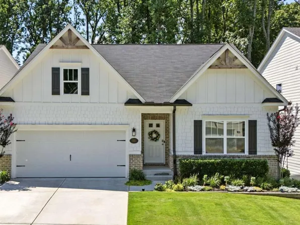 160 Crest Brooke Dr, Holly Springs, GA 30115