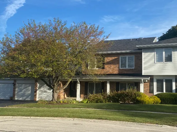 629 Dana Ct APT B, Naperville, IL 60563