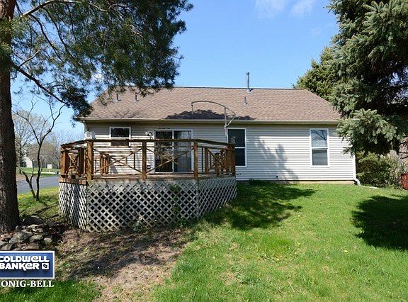 2nd image of 2240 Applewood Ln