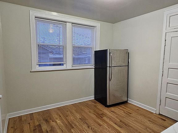 2nd image of 3152 W Cullom Ave Unit 1