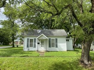 224 W Prospect St, Cameron, MO 64429