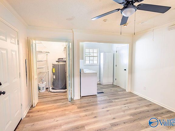 5th image of 1921 Azalea Cir SW