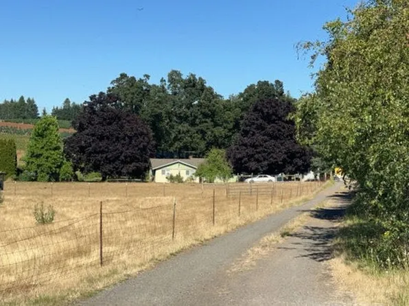 7241 Aumsville Hwy SE, Salem, OR 97317