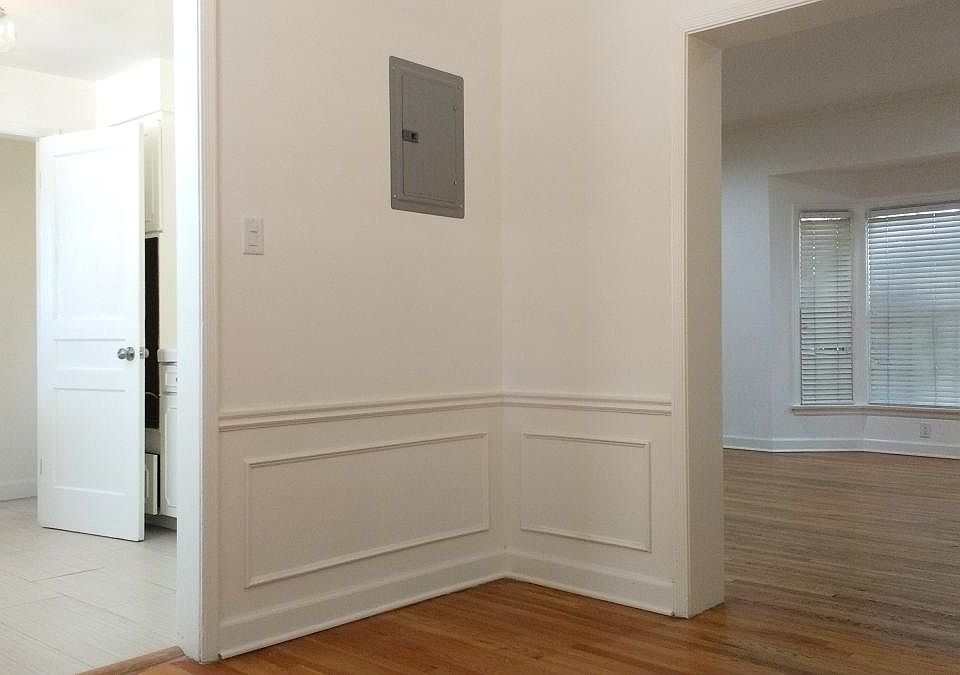 Kitchen, Dining & Living Area