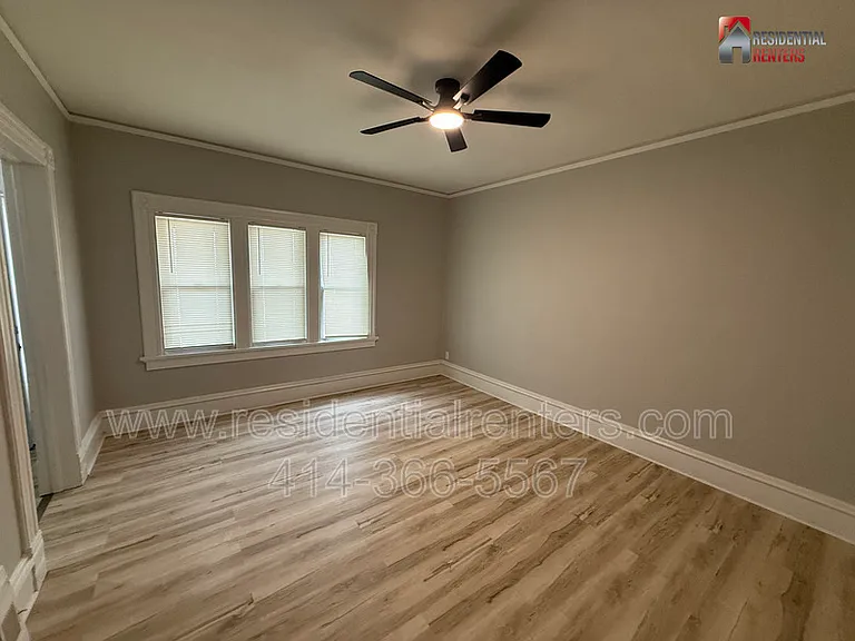 2724 N Palmer St — Photo 2