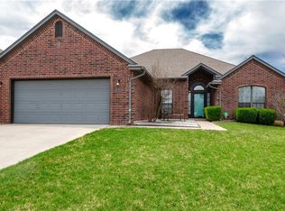 517 Nathan Ln, Moore, OK 73160