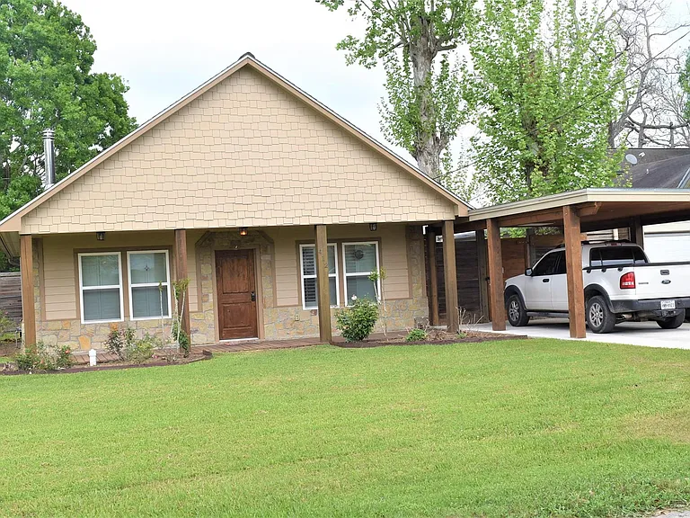 412 Pecan St — Photo 3