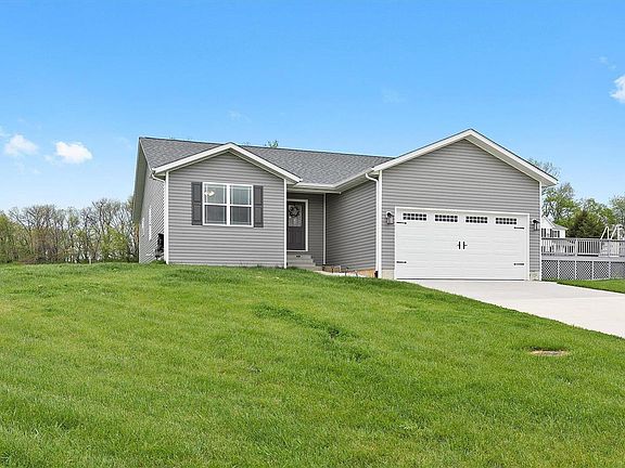 2nd image of 1194 Radcliffe Dr