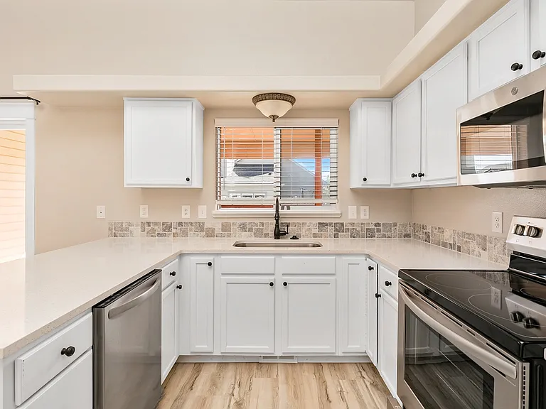 14192 W Chadford Dr — Photo 6