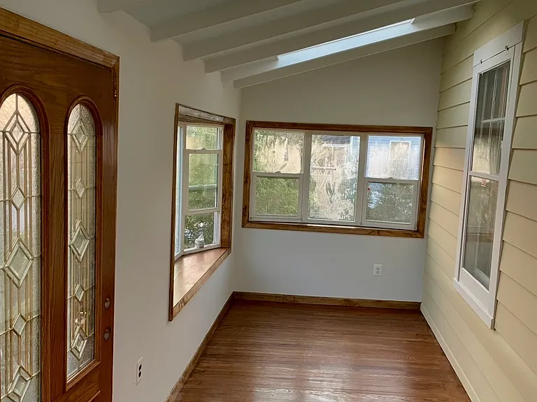 4907 Iroquois St — Photo 3
