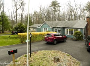 93 Chariton Dr, East Stroudsburg, PA 18301