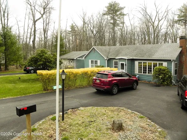 93 Chariton Dr, East Stroudsburg, PA 18301