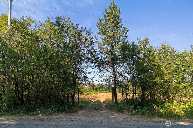 2nd image of 2826 76th Avenue NE