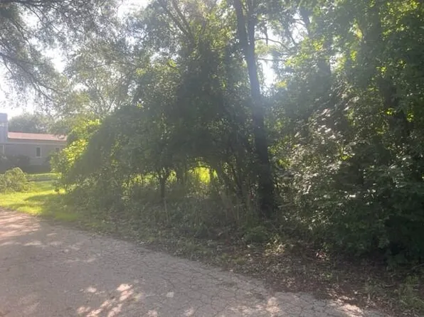 48101 Walnut Ave, New Buffalo, MI 49117