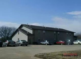 8235 Kalb Ridge St, Peosta, IA 52068