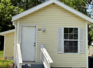 725 E Calhoun St, Thomasville, GA 31792