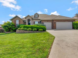 904 N 20th Ave, Ozark, MO 65721