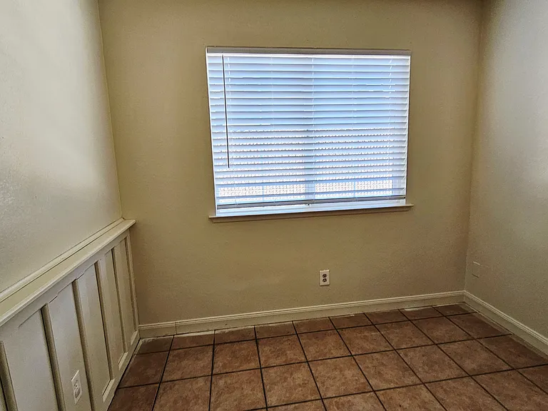 1153 Sparrow Dr — Photo 4