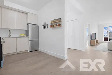 48 Somers Street, #401