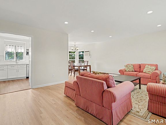 4th image of 45 Valleyview Rd