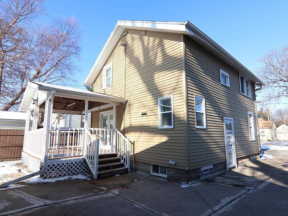 2nd image of 1124 Blaine Ave