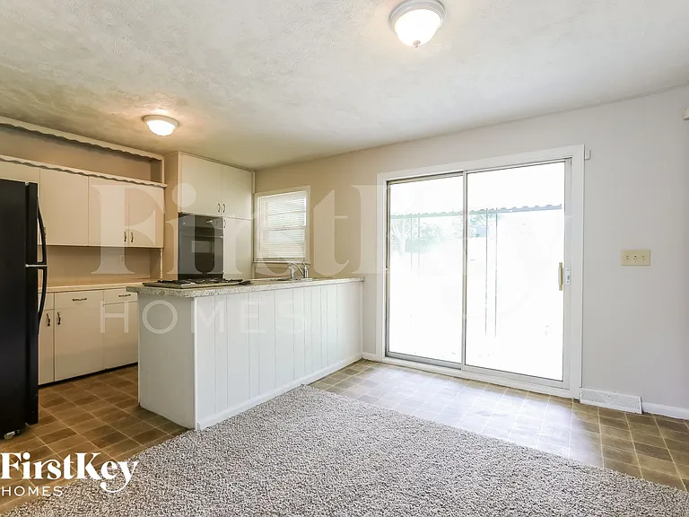 8405 E 47th St — Photo 5