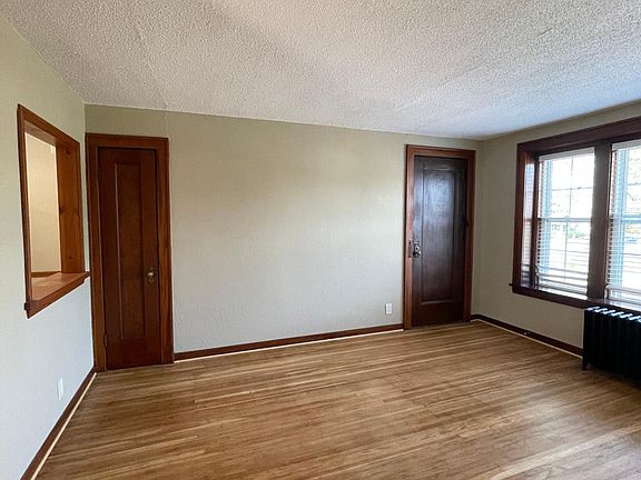 4th image of 1054 Kenmore Ave #8