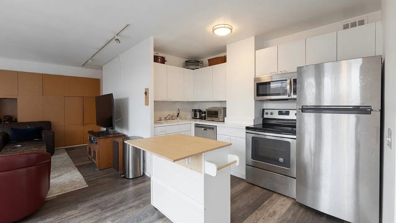 3 bed, 1600 sqft, $4,800 — Photo 2