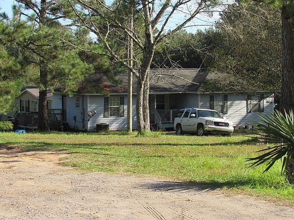 3rd image of 872 Pelham Ave