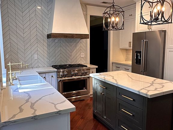 2nd image of 372 Caldarella Cir