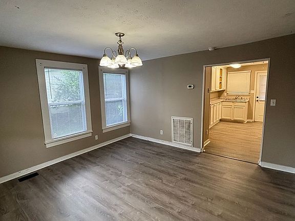 2nd image of 5825 2nd Ln