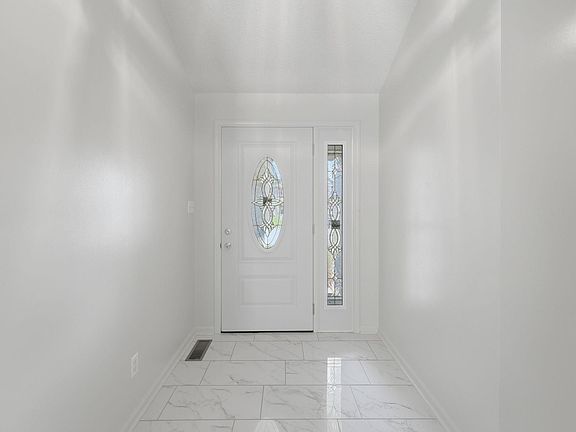 5th image of 308 S Ivy Wood Dr