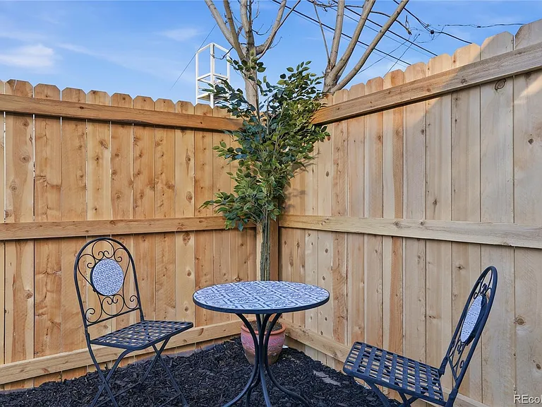 2545 W River Dr — Photo 16