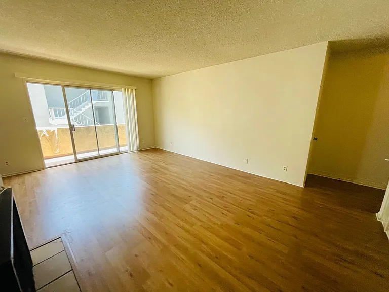 1732 Butler Ave — Photo 5