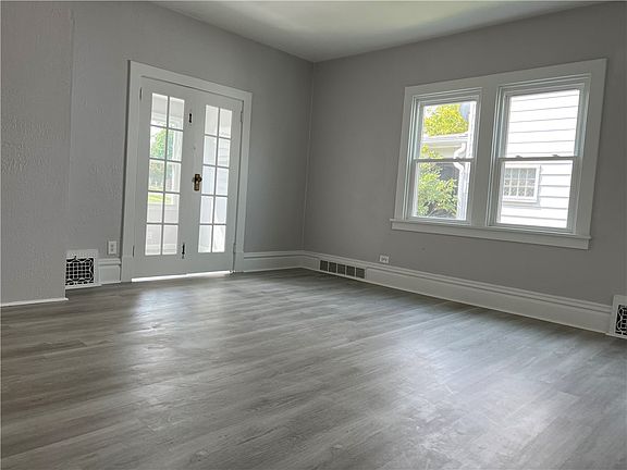 4th image of 529 Weaver St