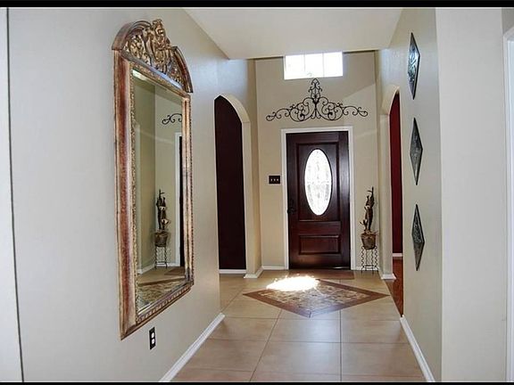 2nd image of 4116 Holly Dr