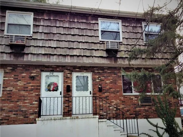 295 Cove Rd, Stamford, CT 06902