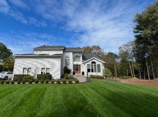 19 Staff Sgt James Parker Rd, Blauvelt, NY 10913