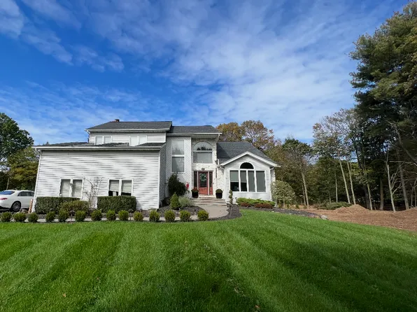 19 Staff Sgt James Parker Rd, Blauvelt, NY 10913