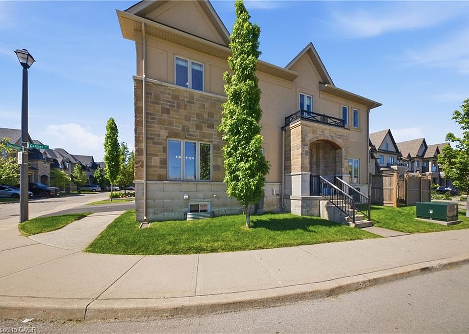 1st image of 104 Sonoma Valley Cres